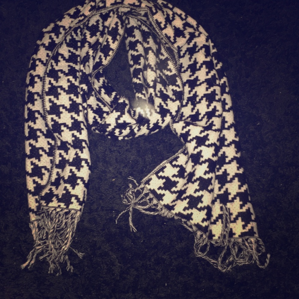 Checkered scarf